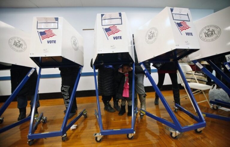 Citizens-election-day-at-the-booths