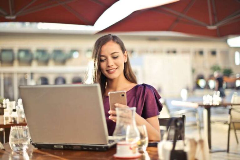 student-buying-cryptocurrency-investments